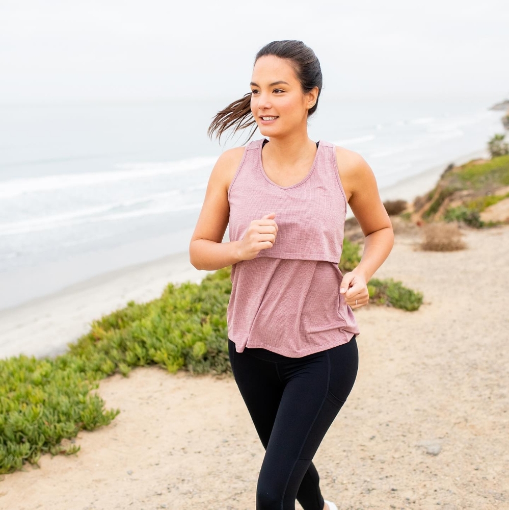 NWT Kindred Bravely Keyhole Athletic Nursing Top